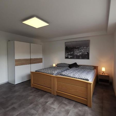 Moderne Wohnung Mit Terrasse Und Eigenem Zugang. Remscheid Exterior photo